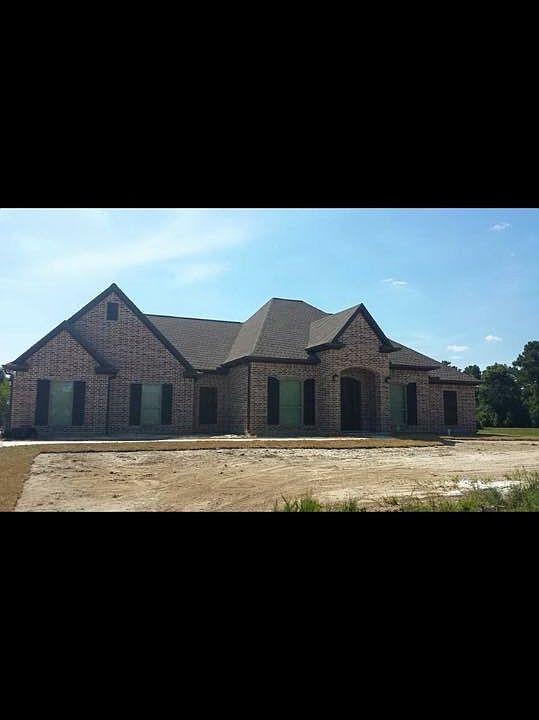 1st image of 160 Colonial Estates Dr