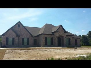 160 Colonial Estates Dr, Bridge City, TX 77611