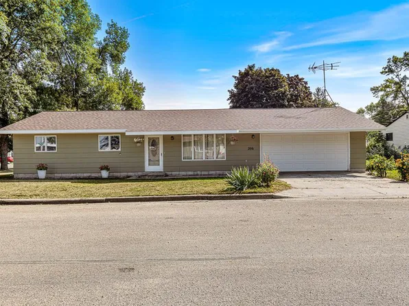 206 S Hubert St, Ivanhoe, MN 56142