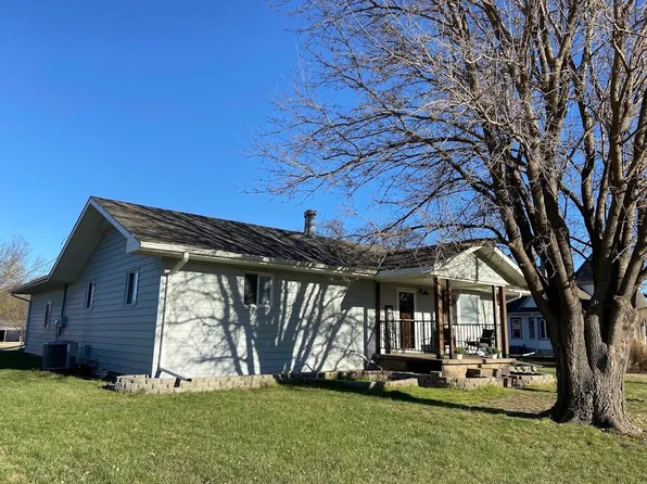 405 S Main St, Ellinwood, KS 67526
