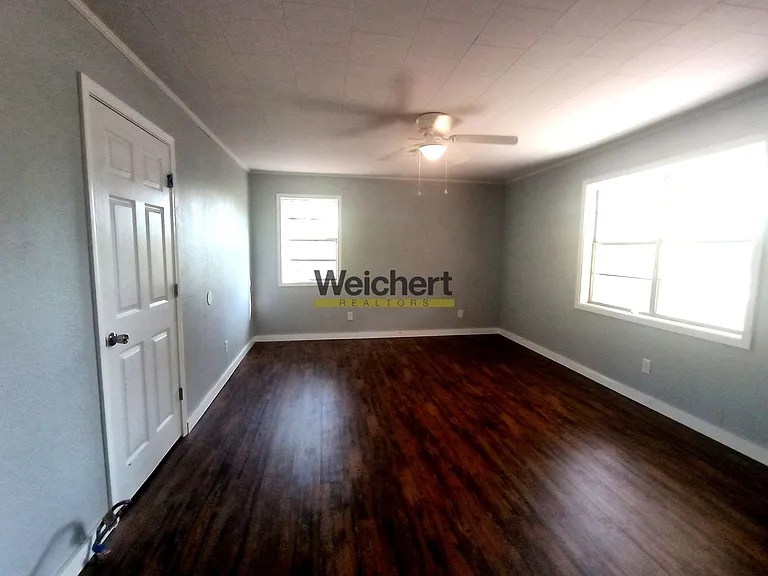 209 S 16th Ave — Photo 3