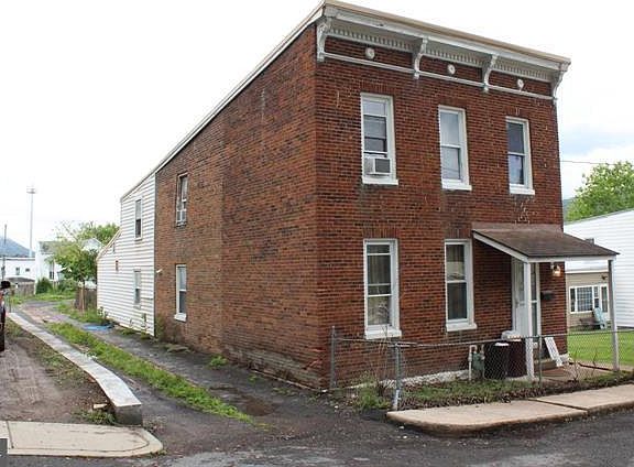 3rd image of 420 Chestnut St