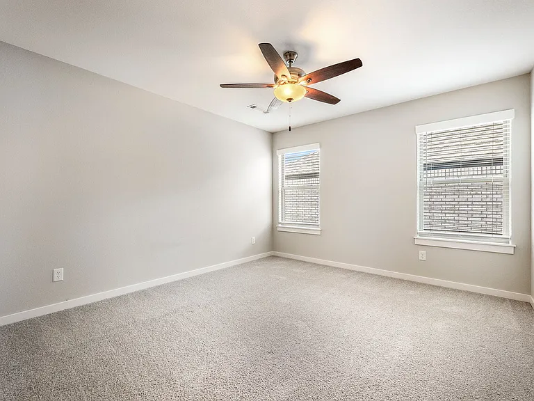 2369 E Amherst Aly — Photo 18