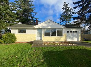 184 NE Ernst St, Oak Harbor, WA 98277