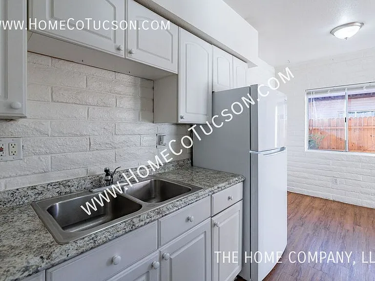 2511 N Fontana Ave — Photo 17