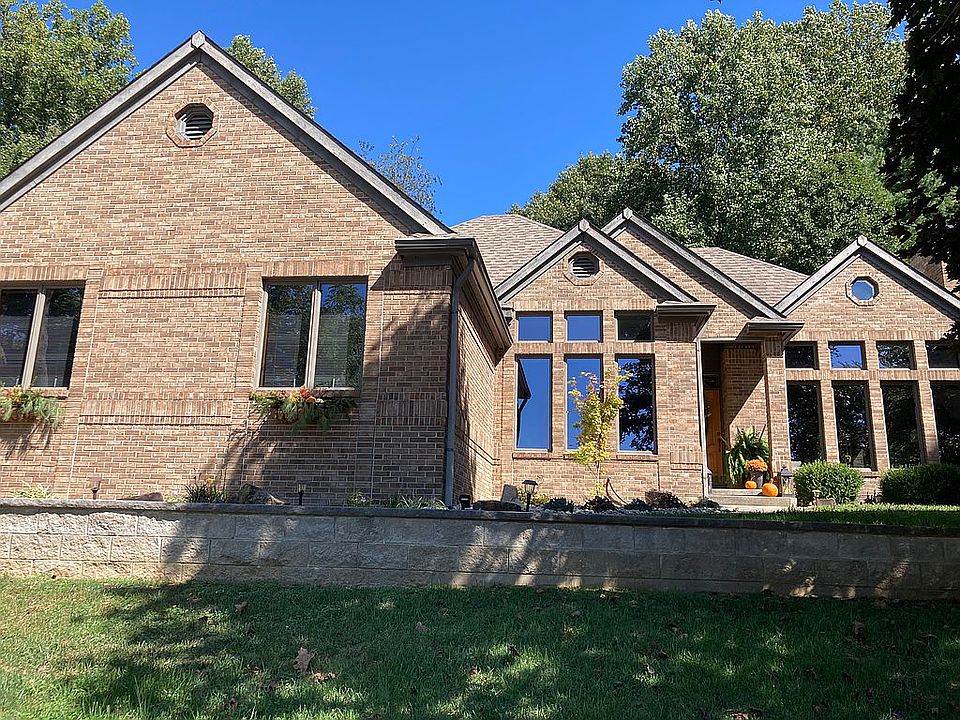 1st image of 211 River Dr
