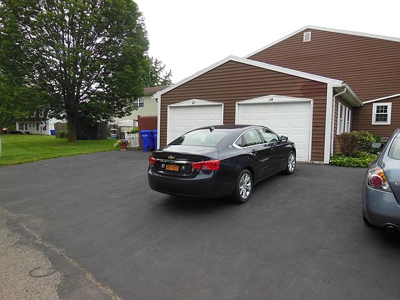 2nd image of 22 Willowick Dr