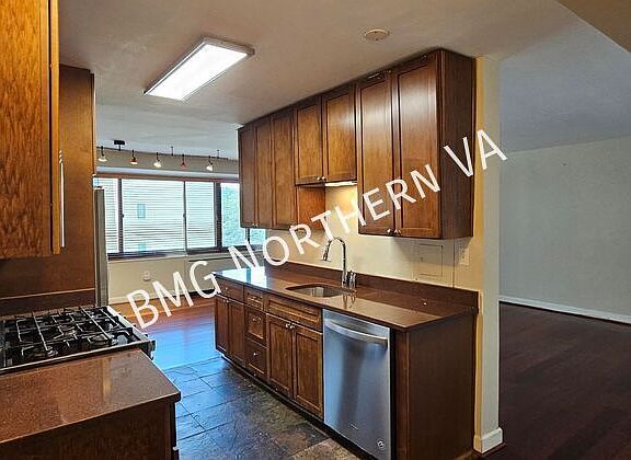 3rd image of 5410 Connecticut Ave NW APT 701