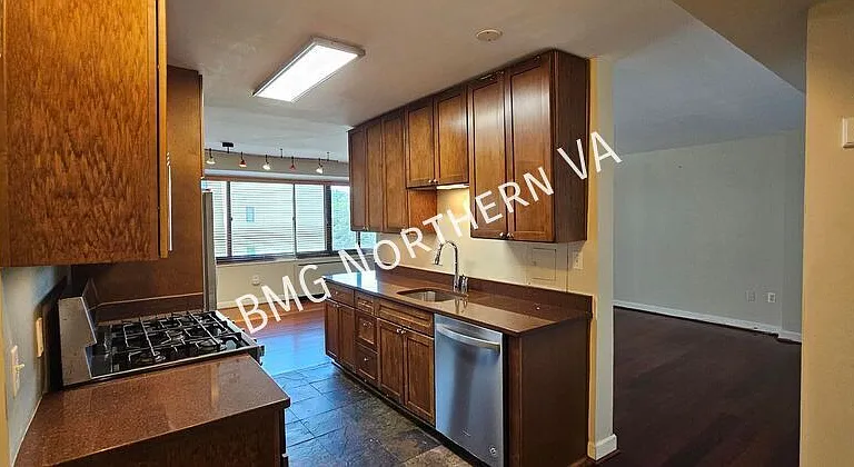 5410 Connecticut Ave NW #701 — Photo 3