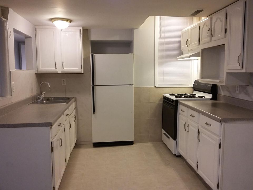 1st image of 4739 N Washtenaw Ave