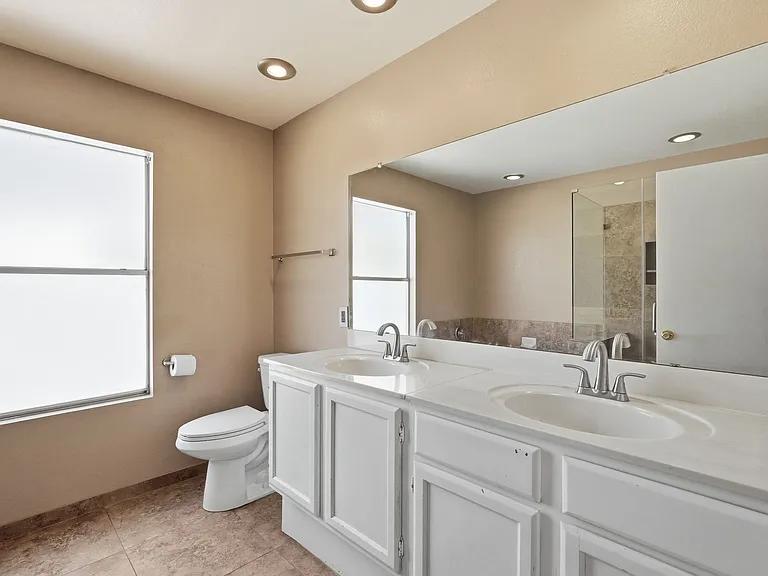 1146 N Granada Dr — Photo 24