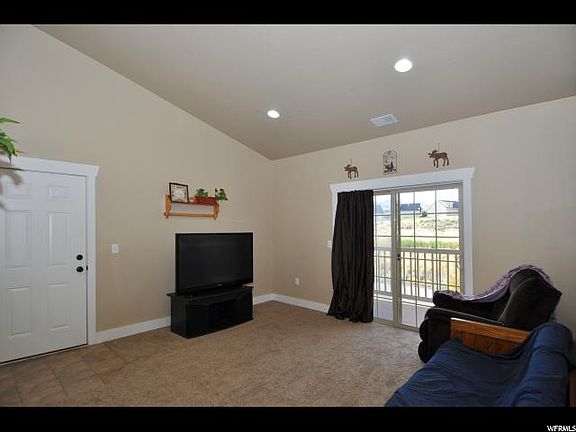 4th image of 148 W Spring Hill Way #811