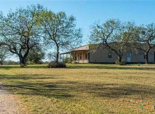 813 Pleasant Acres Dr, Seguin, TX 78155