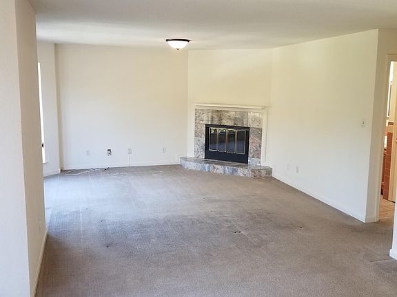 4th image of 1333 Lincoln Way #3