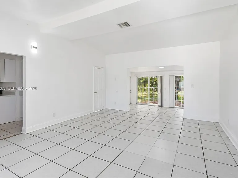 875 NW 168th Dr — Photo 5