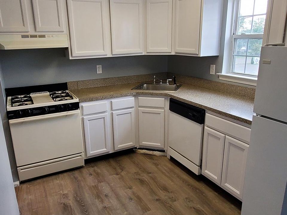 1st image of 314 Main St #101