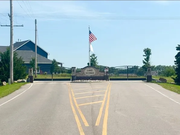 91 Bayshore Dr, Columbus, NE 68601