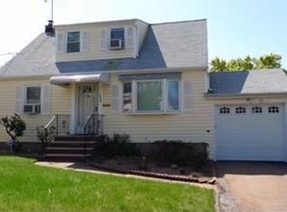 1040 Sayre Rd, Union, NJ 07083