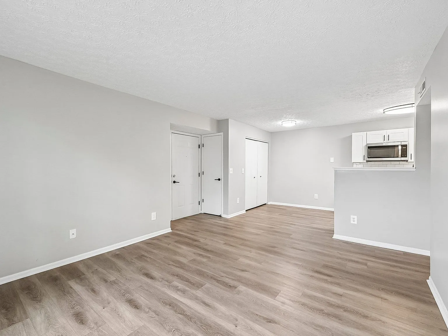 Fountain Place Apartments — Photo 4