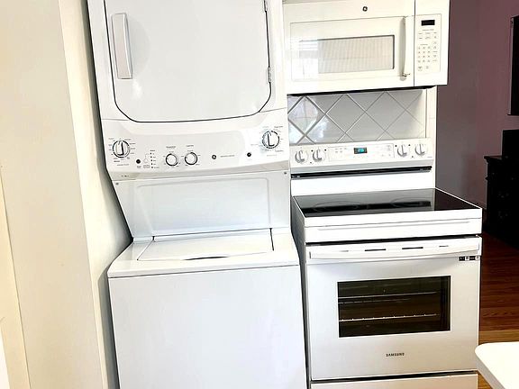 5th image of 1023 Margate Ct