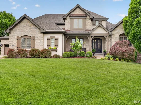 12868 Willow Pond Ct, Saint Louis, MO 63131