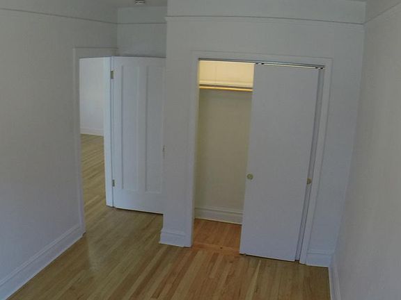 4th image of 1159 W Grand Ave