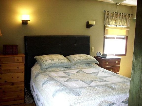 5th image of 1067 Underwood South Dr