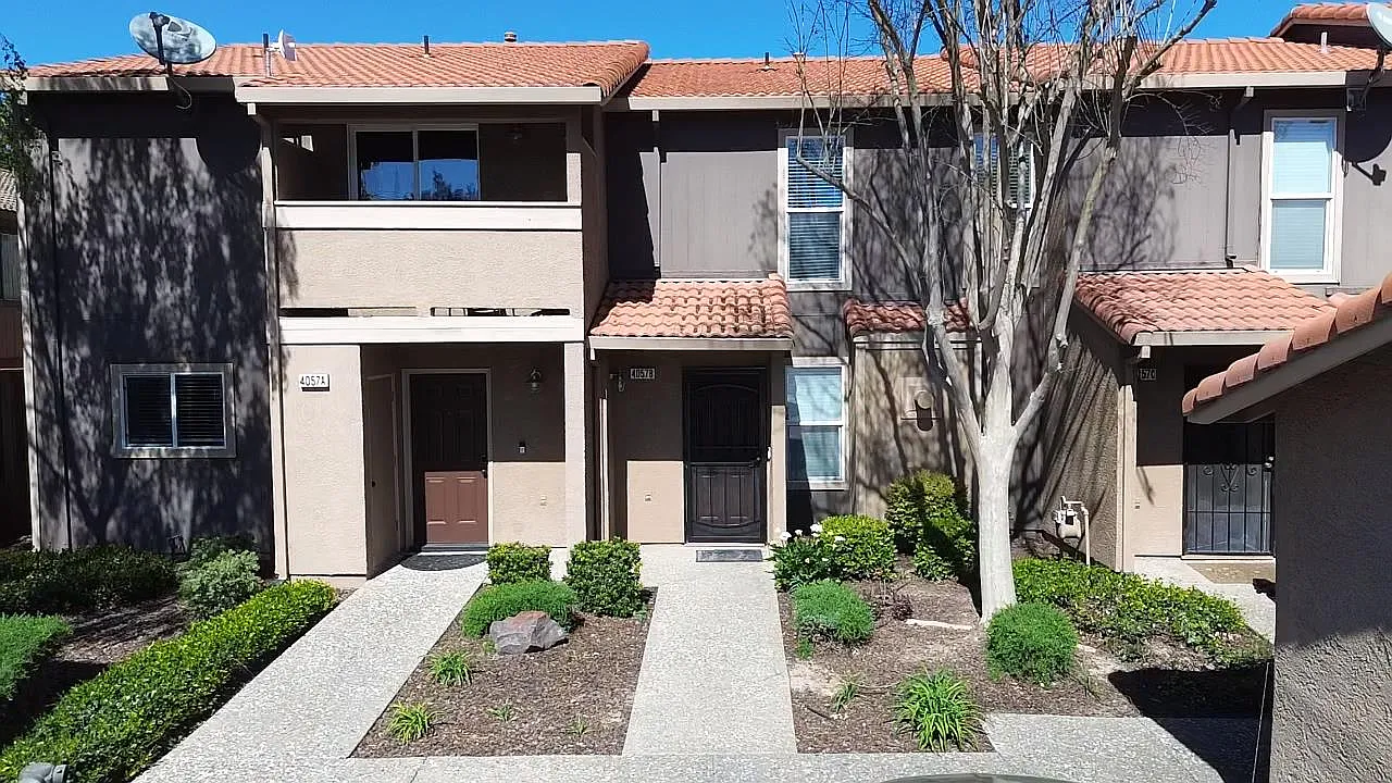 4057 Dale Rd APT B photo 1