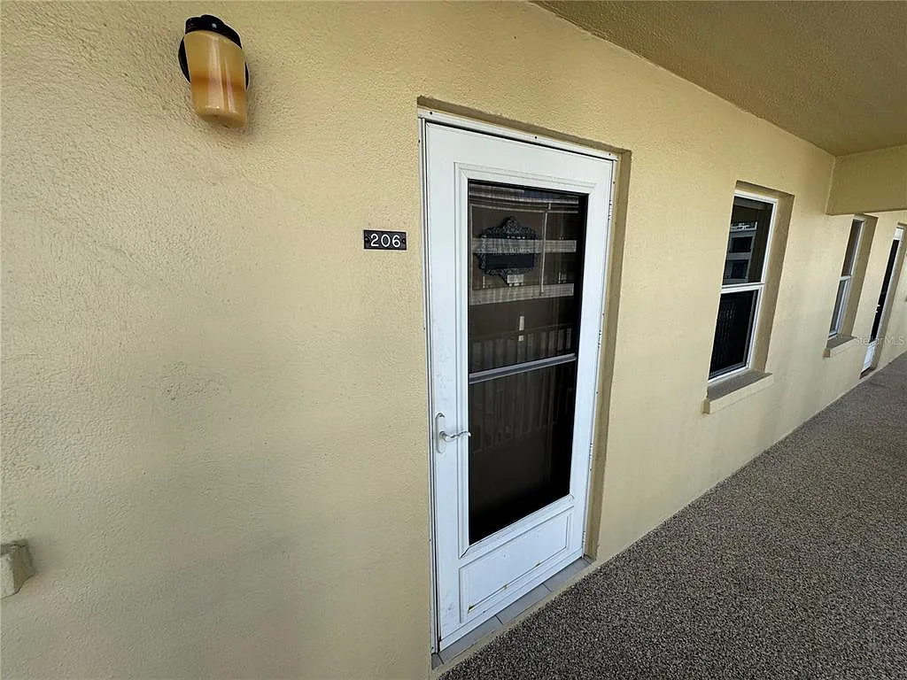 2 bed, 2.0 bath, 847 sqft, $4,500 — Photo 3
