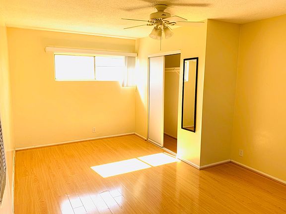 4th image of 2102 W 157th St APT 9