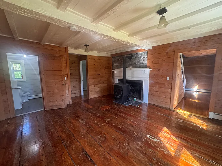 33 Carmichael Ln — Photo 19