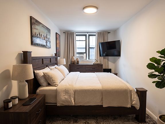 4th image of 240 W 20th St APT A