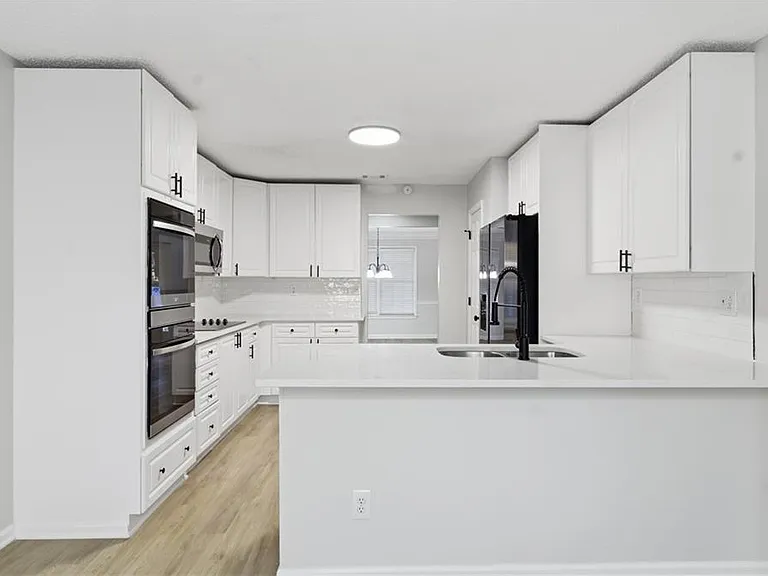 2110 Meadow View Ct — Photo 20