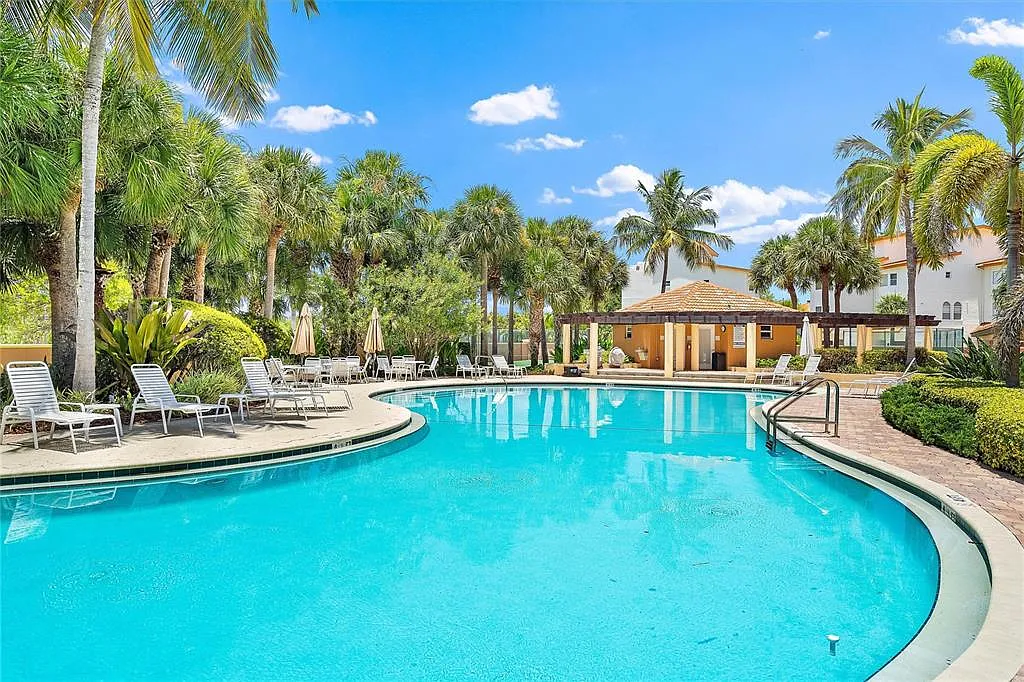 4 bed, 3.5 bath, 2750 sqft, $5,995 — Photo 3