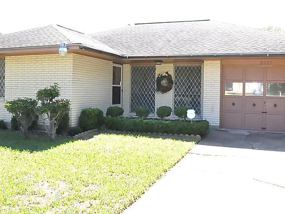 2nd image of 2205 15th Ave N