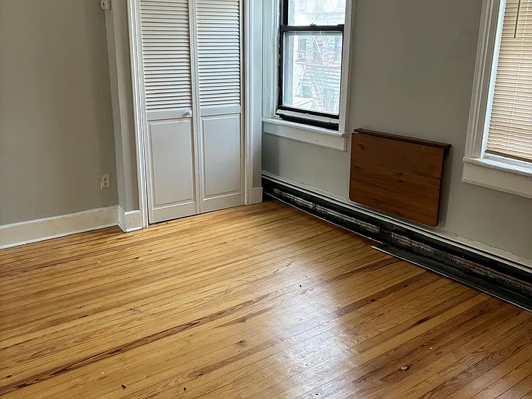 504 Court St #5 — Photo 15