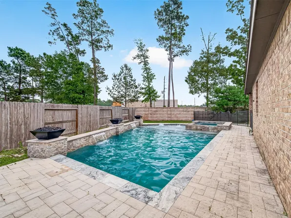 3854 Fleetwood Falls Ln, Spring, TX 77386