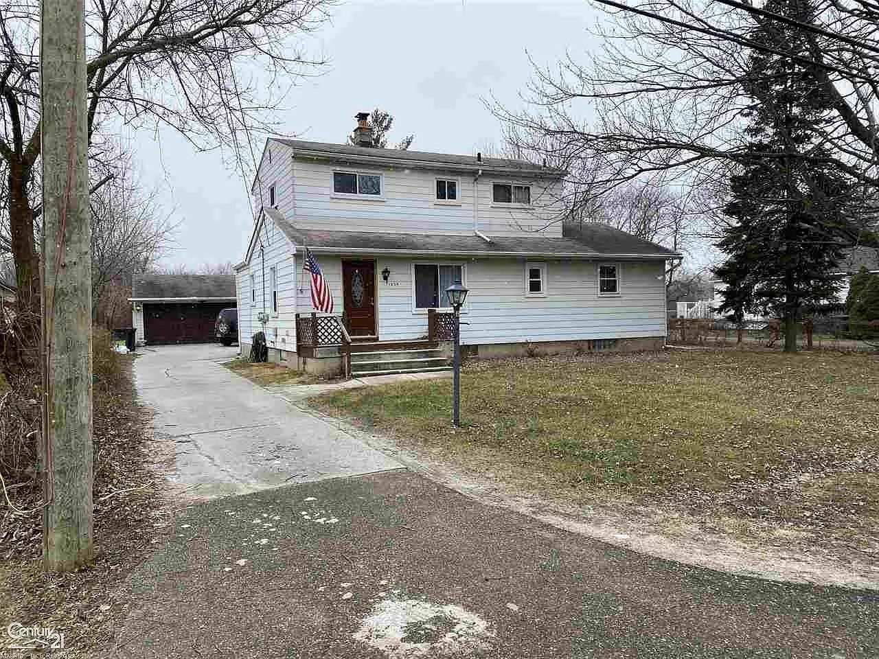 1325 Minnesota Dr photo 1