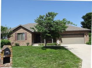 407 S Kendall Ct, Nixa, MO 65714