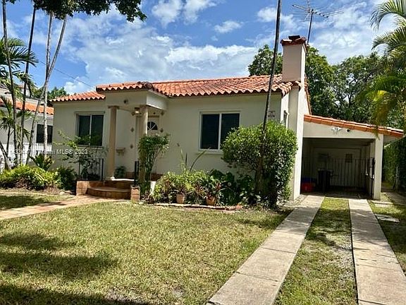 2nd image of 426 Madeira Ave