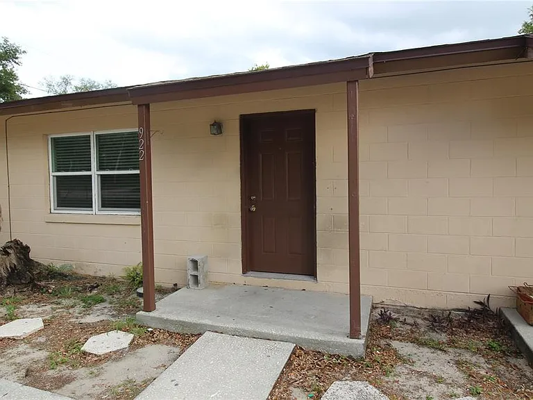 920 Columbia Ave — Photo 1