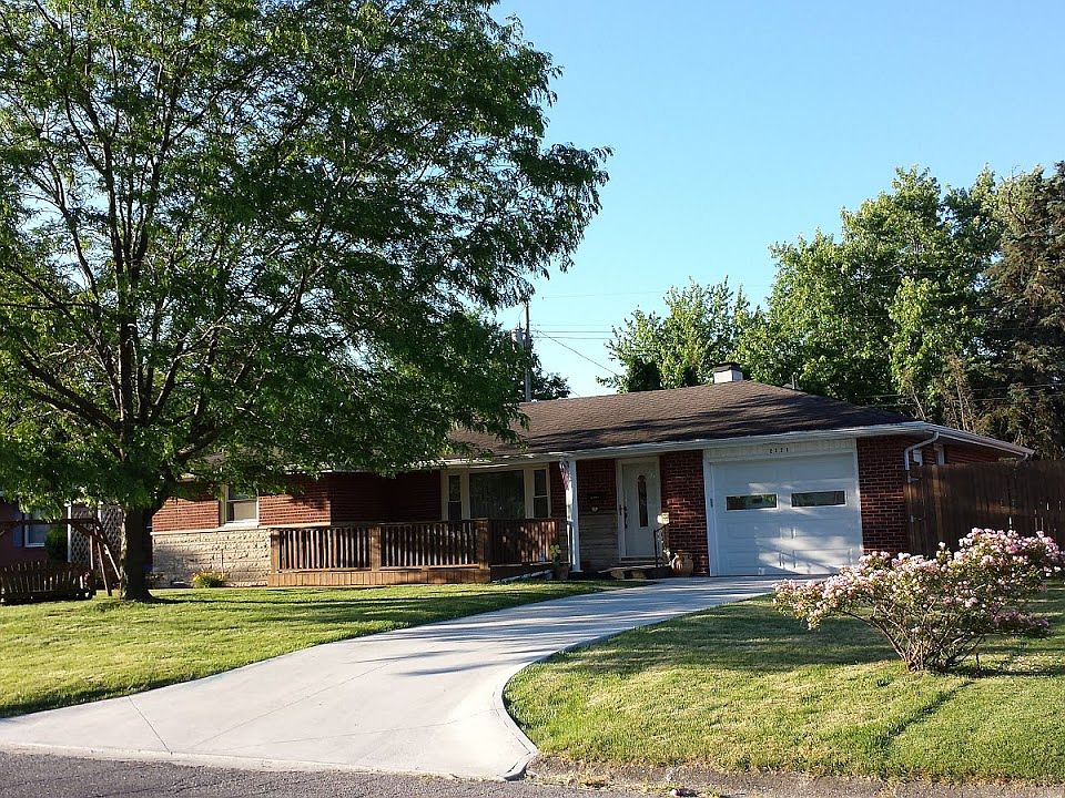 2nd image of 2325 E 7th St