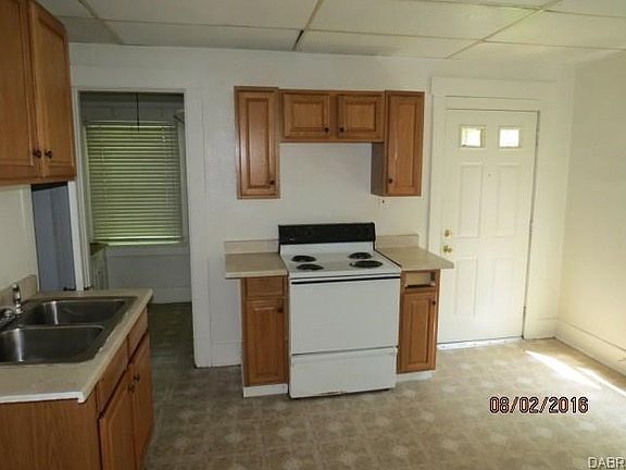 4th image of 861 Riverview Ter