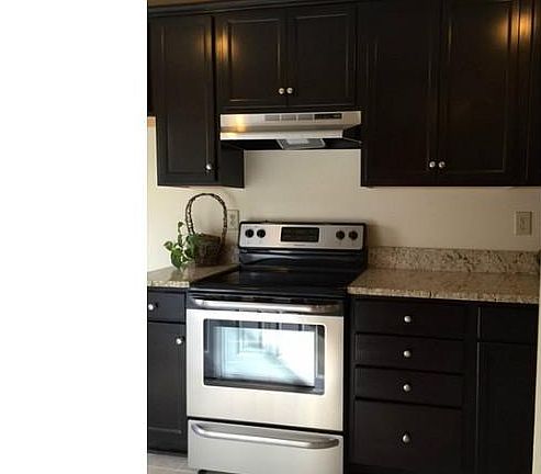 2nd image of 225 Village Ln