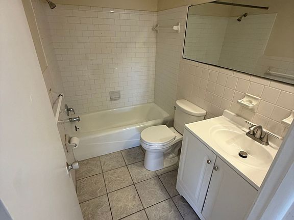 5th image of 2099 Kings Hwy APT 1