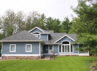09019 Whippoorwill Ln, Charlevoix, MI 49720