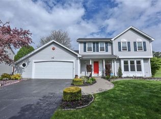 7 Stream View Cir, Fairport, NY 14450