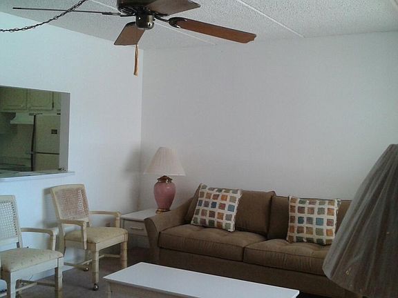 5th image of 300 Village Green Cir #212