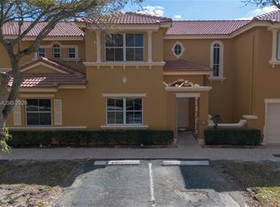 Villa Vizcaya Condo, Hialeah, FL 33016