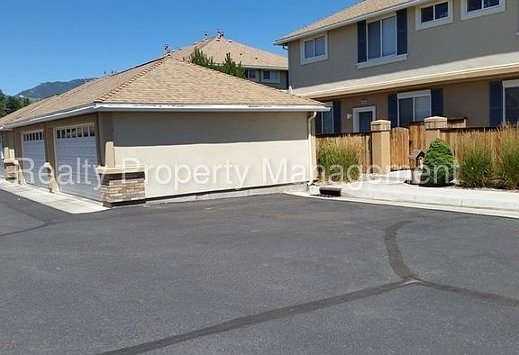 2nd image of 1751 Pinewood Dr #B-4
